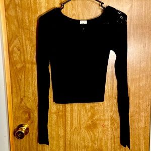 Long sleeve crop top